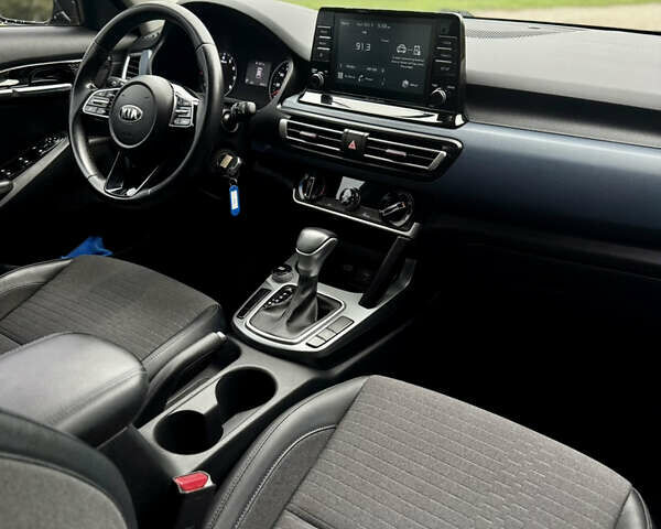 Сірий Кіа Seltos, об'ємом двигуна 1.98 л та пробігом 96 тис. км за 18499 $, фото 22 на Automoto.ua