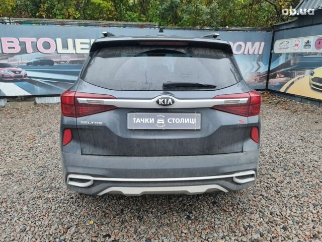Серый Киа Seltos, объемом двигателя 2 л и пробегом 56 тыс. км за 16999 $, фото 2 на Automoto.ua