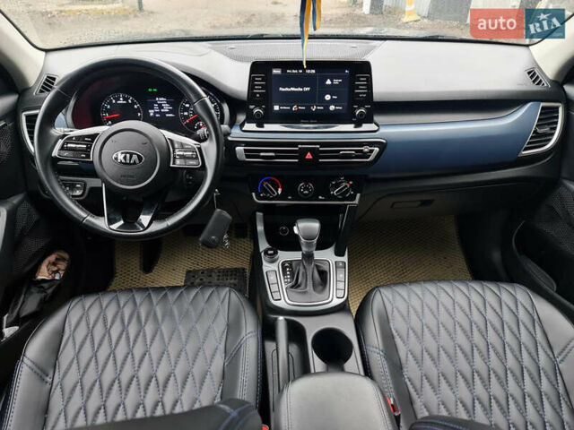 Серый Киа Seltos, объемом двигателя 2 л и пробегом 56 тыс. км за 16999 $, фото 8 на Automoto.ua