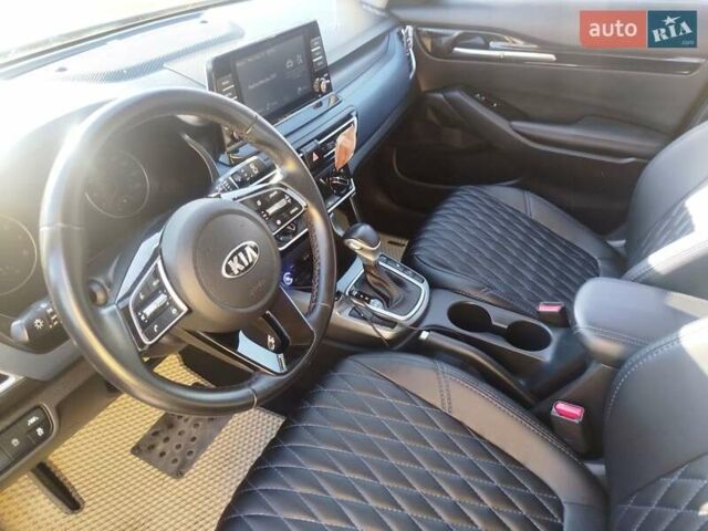 Сірий Кіа Seltos, об'ємом двигуна 2 л та пробігом 53 тис. км за 17900 $, фото 14 на Automoto.ua