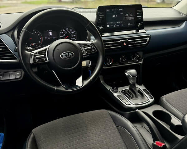 Сірий Кіа Seltos, об'ємом двигуна 1.98 л та пробігом 96 тис. км за 18499 $, фото 19 на Automoto.ua
