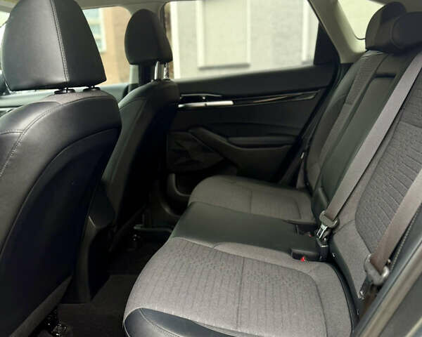 Сірий Кіа Seltos, об'ємом двигуна 1.98 л та пробігом 96 тис. км за 18499 $, фото 25 на Automoto.ua