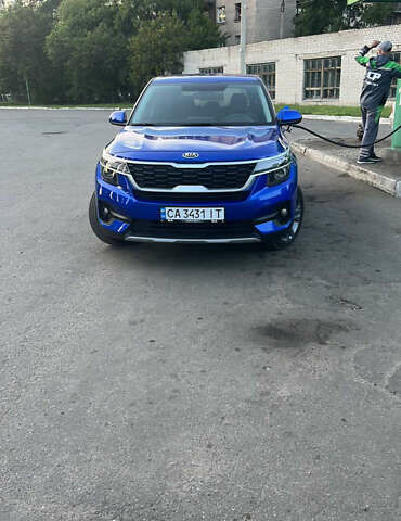Синий Киа Seltos, объемом двигателя 2 л и пробегом 49 тыс. км за 18500 $, фото 2 на Automoto.ua