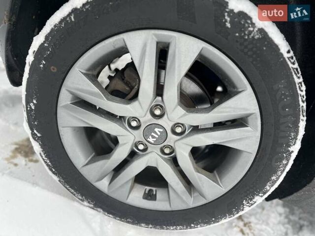 Синій Кіа Seltos, об'ємом двигуна 2 л та пробігом 57 тис. км за 17000 $, фото 3 на Automoto.ua
