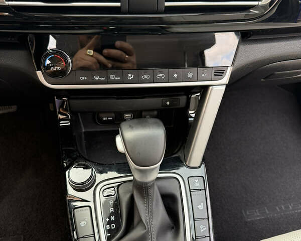 Синий Киа Seltos, объемом двигателя 2 л и пробегом 110 тыс. км за 18700 $, фото 49 на Automoto.ua