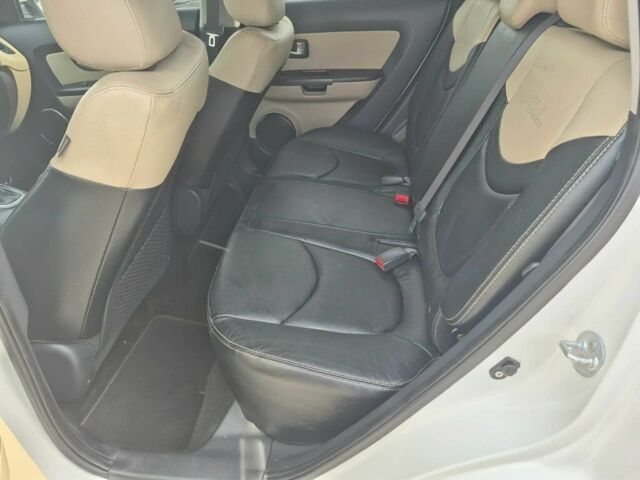 Белый Киа Soul, объемом двигателя 2 л и пробегом 87 тыс. км за 7300 $, фото 10 на Automoto.ua