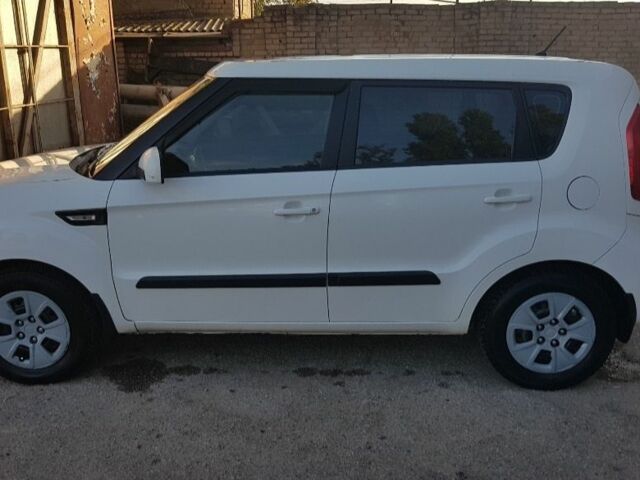 Белый Киа Soul, объемом двигателя 0 л и пробегом 276 тыс. км за 8000 $, фото 2 на Automoto.ua