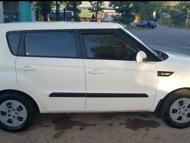 Белый Киа Soul, объемом двигателя 0 л и пробегом 276 тыс. км за 8000 $, фото 1 на Automoto.ua