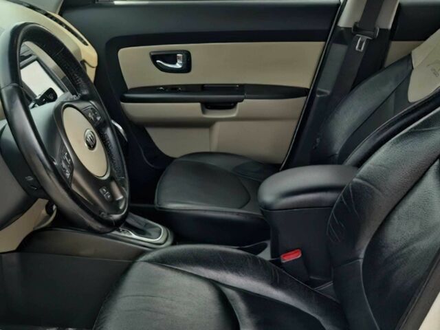 Белый Киа Soul, объемом двигателя 2 л и пробегом 87 тыс. км за 7300 $, фото 7 на Automoto.ua