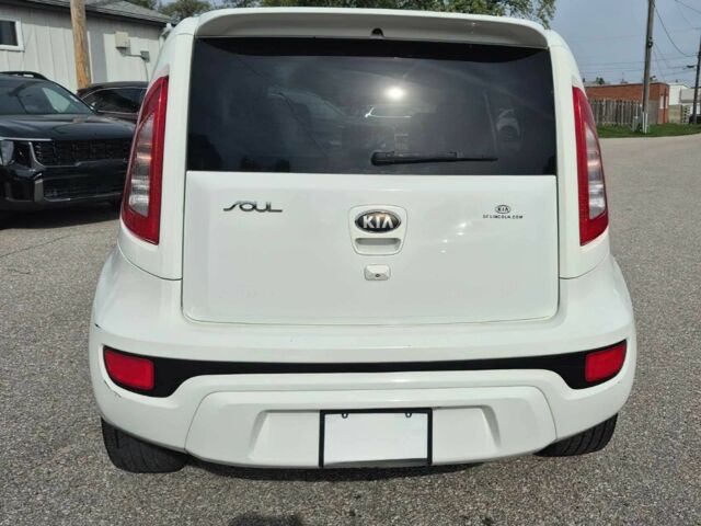 Белый Киа Soul, объемом двигателя 2 л и пробегом 87 тыс. км за 7300 $, фото 4 на Automoto.ua