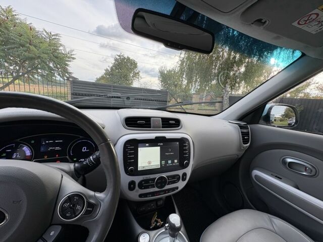 Белый Киа Soul, объемом двигателя 0 л и пробегом 99 тыс. км за 5600 $, фото 20 на Automoto.ua