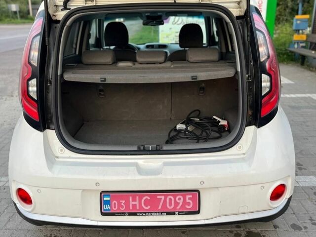 Белый Киа Soul, объемом двигателя 0 л и пробегом 114 тыс. км за 9800 $, фото 13 на Automoto.ua