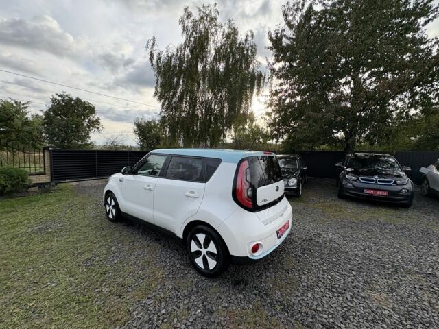 Белый Киа Soul, объемом двигателя 0 л и пробегом 99 тыс. км за 5600 $, фото 14 на Automoto.ua