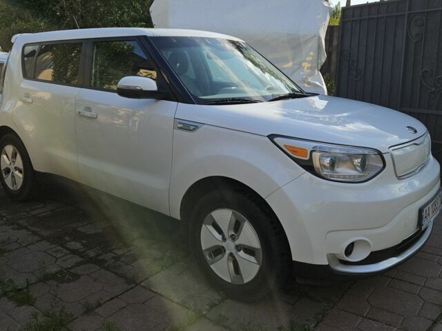 Білий Кіа Soul, об'ємом двигуна 0 л та пробігом 203 тис. км за 9999 $, фото 2 на Automoto.ua