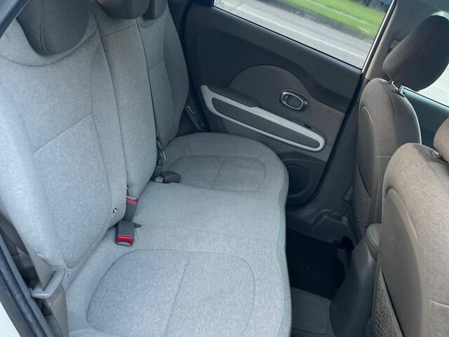 Белый Киа Soul, объемом двигателя 0 л и пробегом 114 тыс. км за 9800 $, фото 11 на Automoto.ua