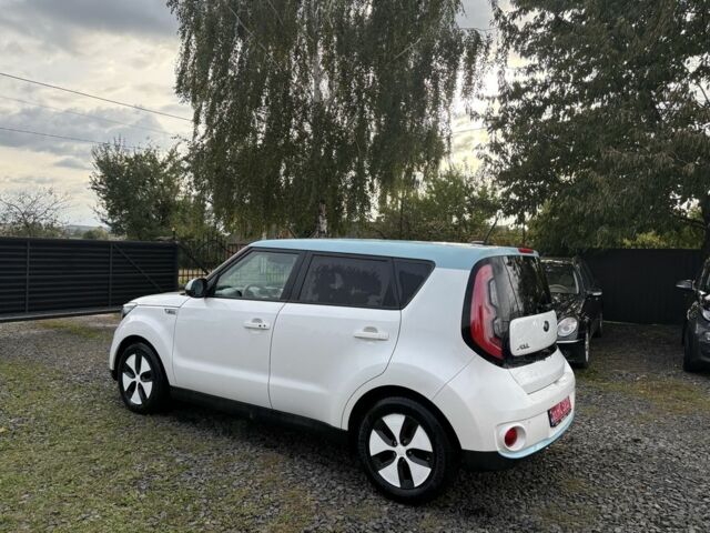 Белый Киа Soul, объемом двигателя 0 л и пробегом 99 тыс. км за 5600 $, фото 6 на Automoto.ua