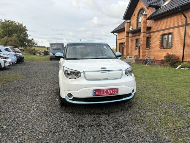 Белый Киа Soul, объемом двигателя 0 л и пробегом 99 тыс. км за 5600 $, фото 1 на Automoto.ua