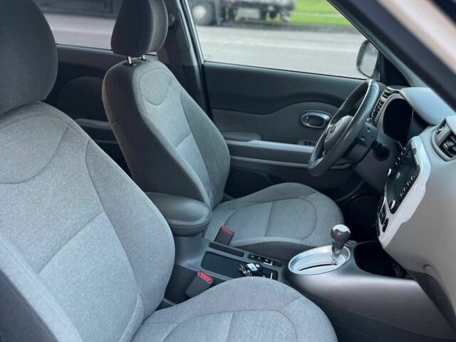 Белый Киа Soul, объемом двигателя 0 л и пробегом 114 тыс. км за 9800 $, фото 11 на Automoto.ua