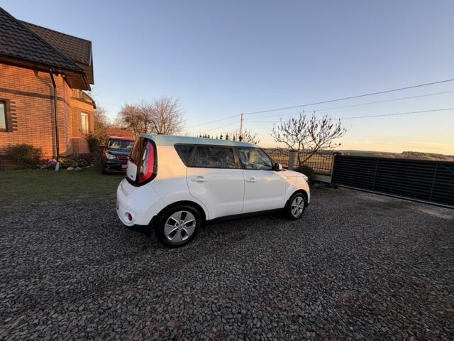 Белый Киа Soul, объемом двигателя 0 л и пробегом 151 тыс. км за 5900 $, фото 13 на Automoto.ua