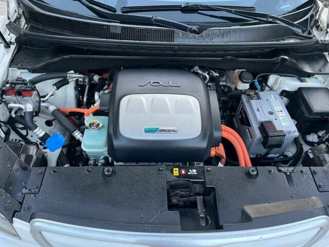 Белый Киа Soul, объемом двигателя 0 л и пробегом 114 тыс. км за 9800 $, фото 16 на Automoto.ua