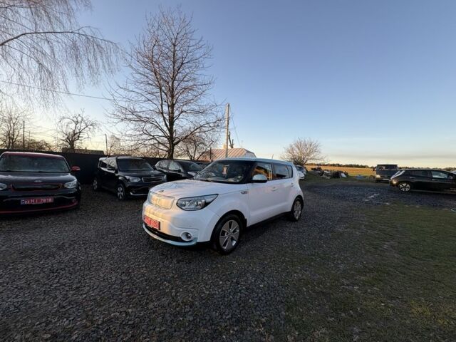 Белый Киа Soul, объемом двигателя 0 л и пробегом 151 тыс. км за 5900 $, фото 9 на Automoto.ua