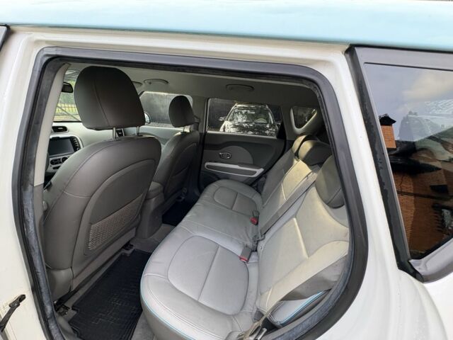 Белый Киа Soul, объемом двигателя 0 л и пробегом 99 тыс. км за 5600 $, фото 16 на Automoto.ua