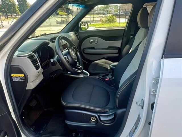 Белый Киа Soul, объемом двигателя 2 л и пробегом 73 тыс. км за 3500 $, фото 8 на Automoto.ua