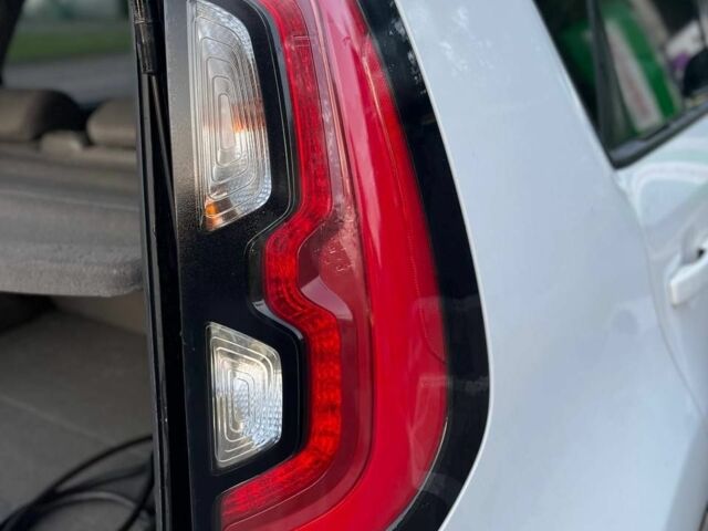Белый Киа Soul, объемом двигателя 0 л и пробегом 114 тыс. км за 9800 $, фото 10 на Automoto.ua