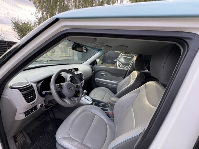 Белый Киа Soul, объемом двигателя 0 л и пробегом 99 тыс. км за 5600 $, фото 17 на Automoto.ua