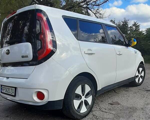 Белый Киа Soul, объемом двигателя 0 л и пробегом 59 тыс. км за 11000 $, фото 6 на Automoto.ua