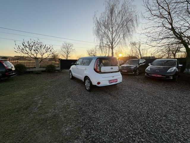 Белый Киа Soul, объемом двигателя 0 л и пробегом 151 тыс. км за 5900 $, фото 16 на Automoto.ua