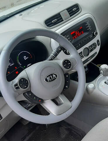 Белый Киа Soul, объемом двигателя 0 л и пробегом 59 тыс. км за 11000 $, фото 32 на Automoto.ua