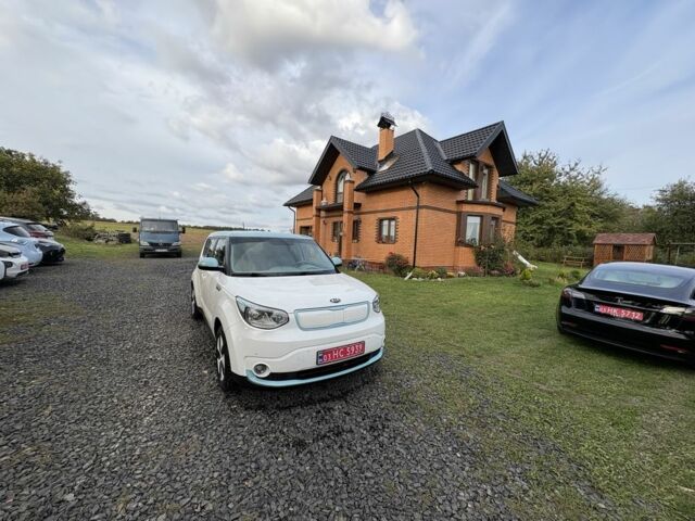 Белый Киа Soul, объемом двигателя 0 л и пробегом 99 тыс. км за 5600 $, фото 10 на Automoto.ua