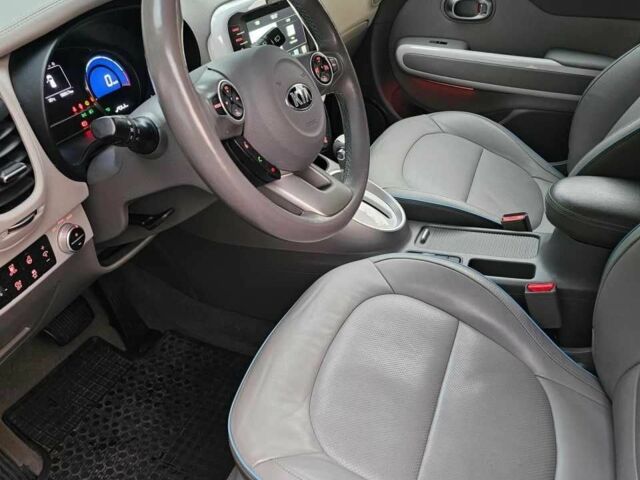 Білий Кіа Soul, об'ємом двигуна 0 л та пробігом 59 тис. км за 7300 $, фото 8 на Automoto.ua