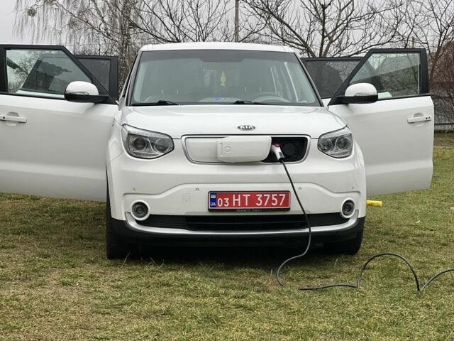 Белый Киа Soul, объемом двигателя 0 л и пробегом 128 тыс. км за 6600 $, фото 17 на Automoto.ua