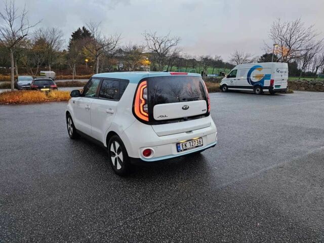 Білий Кіа Soul, об'ємом двигуна 0 л та пробігом 59 тис. км за 7300 $, фото 4 на Automoto.ua