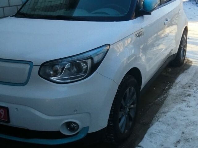 Білий Кіа Soul, об'ємом двигуна 2 л та пробігом 72 тис. км за 8200 $, фото 1 на Automoto.ua
