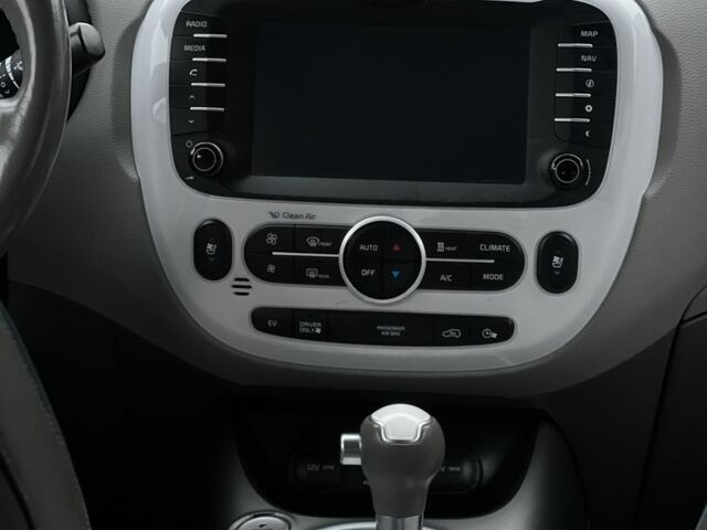 Белый Киа Soul, объемом двигателя 0 л и пробегом 128 тыс. км за 6600 $, фото 12 на Automoto.ua