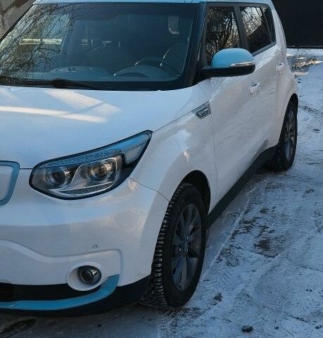 Білий Кіа Soul, об'ємом двигуна 2 л та пробігом 72 тис. км за 8200 $, фото 2 на Automoto.ua