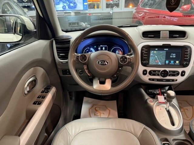 Белый Киа Soul, объемом двигателя 0 л и пробегом 91 тыс. км за 10400 $, фото 2 на Automoto.ua