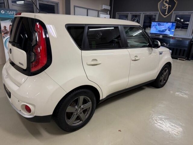 Белый Киа Soul, объемом двигателя 0 л и пробегом 91 тыс. км за 10400 $, фото 1 на Automoto.ua