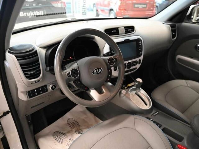 Кіа Soul 2019 у Києві на Automoto.ua Білий Кіа Soul, об'ємом двигуна 0 л та пробігом 56 тис. км за 9500 $, фото 7 на Automoto.ua