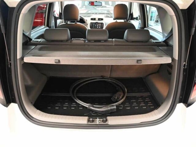 Кіа Soul 2019 у Києві на Automoto.ua Білий Кіа Soul, об'ємом двигуна 0 л та пробігом 56 тис. км за 9500 $, фото 4 на Automoto.ua