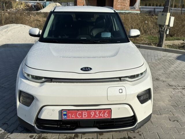 Белый Киа Soul, объемом двигателя 0 л и пробегом 147 тыс. км за 16999 $, фото 2 на Automoto.ua