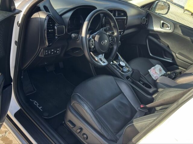 Белый Киа Soul, объемом двигателя 0 л и пробегом 147 тыс. км за 16999 $, фото 8 на Automoto.ua