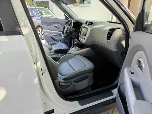 Белый Киа Soul, объемом двигателя 0 л и пробегом 131 тыс. км за 6950 $, фото 6 на Automoto.ua