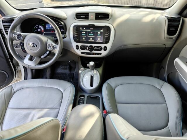 Белый Киа Soul, объемом двигателя 0 л и пробегом 131 тыс. км за 6950 $, фото 8 на Automoto.ua