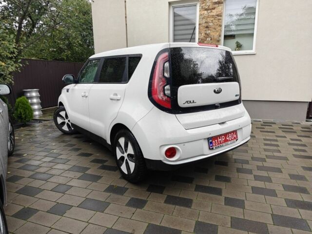 Белый Киа Soul, объемом двигателя 0 л и пробегом 131 тыс. км за 6950 $, фото 1 на Automoto.ua