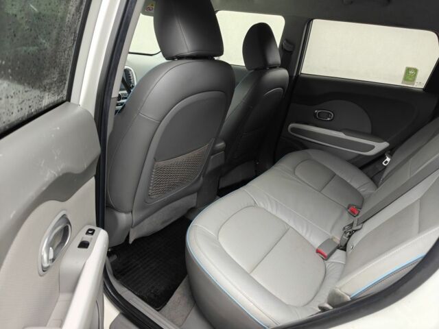 Белый Киа Soul, объемом двигателя 0 л и пробегом 131 тыс. км за 6950 $, фото 5 на Automoto.ua