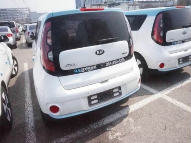 Белый Киа Soul, объемом двигателя 0 л и пробегом 35 тыс. км за 4500 $, фото 5 на Automoto.ua